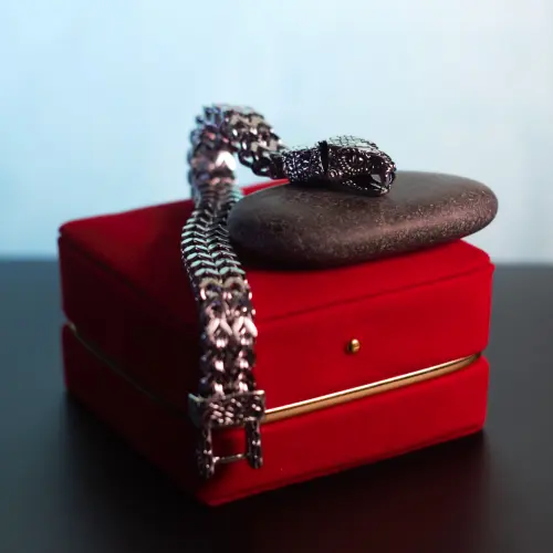 Venom Elegance (pulsera serpiente)