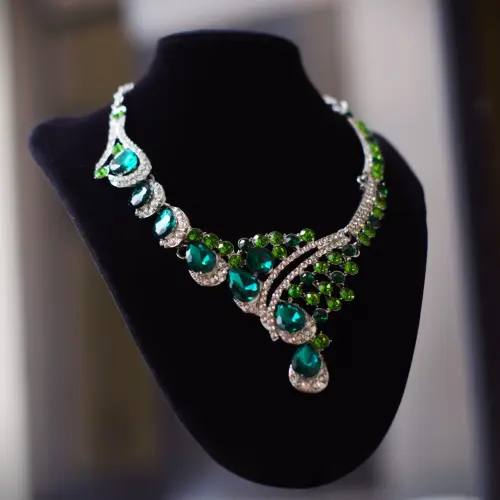 Collar Esmerald Essence