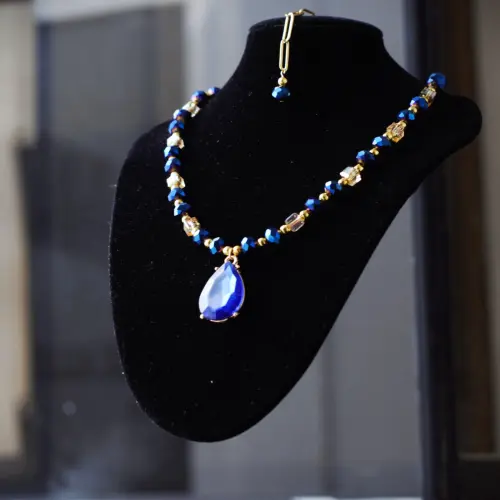 Collar Blue Diamond Glow